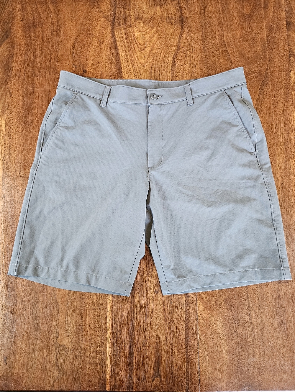 Under Armour Mens Shorts In Gray Size 38